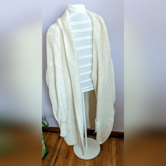 Source Unknown Sweaters - White oversized cardigan